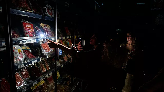 Milhões podem passar a noite no escuro na Espanha e Portugal