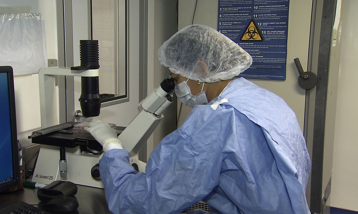 Como cientistas “curaram” infectados com HIV