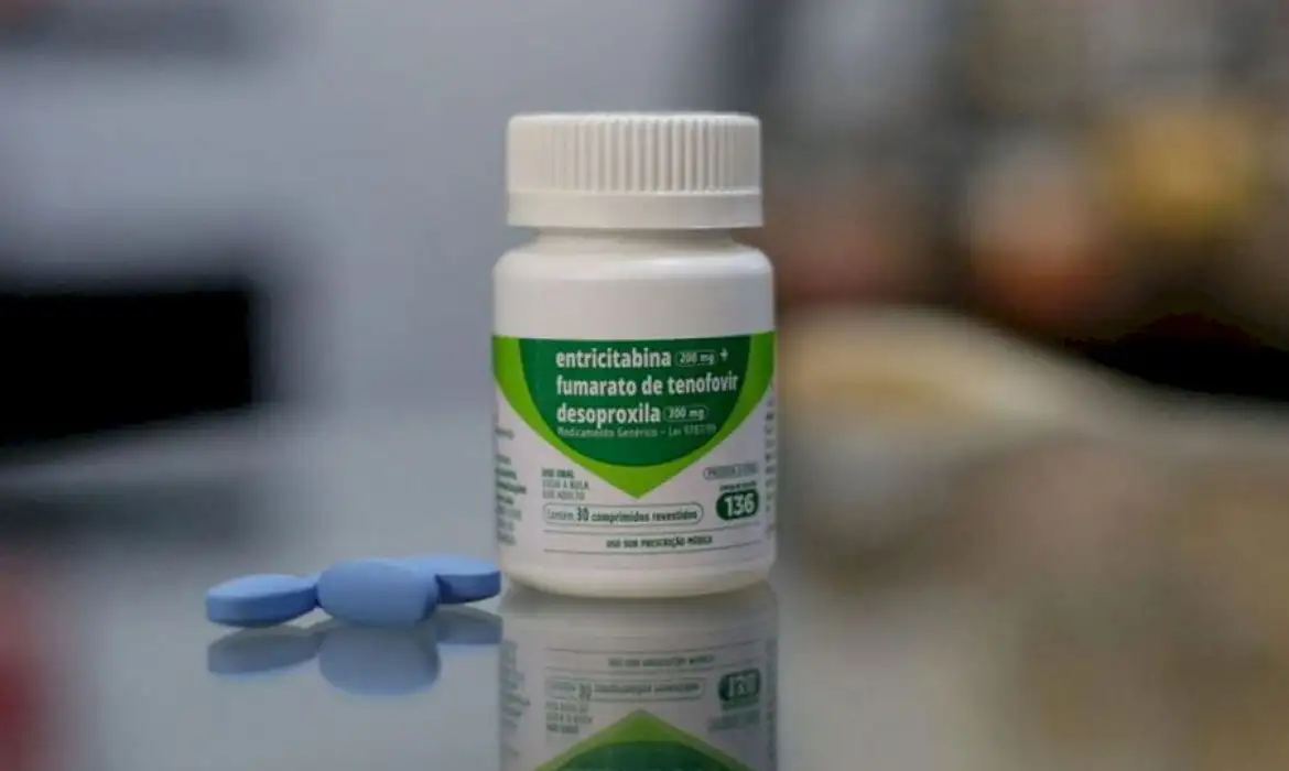 Fiocruz e farmacêutica assinam acordo sobre novo antirretroviral