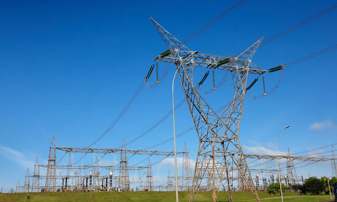 Consumidores poderão escolher fornecedores de energia a partir de 2027 1 Consumidores poderão escolher fornecedores de energia a partir de 2027