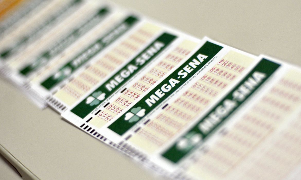 Mega Sena acumula e pode pagar R$ 100 milhões neste domingo 1 Mega Sena acumula e pode pagar R$ 100 milhões neste domingo