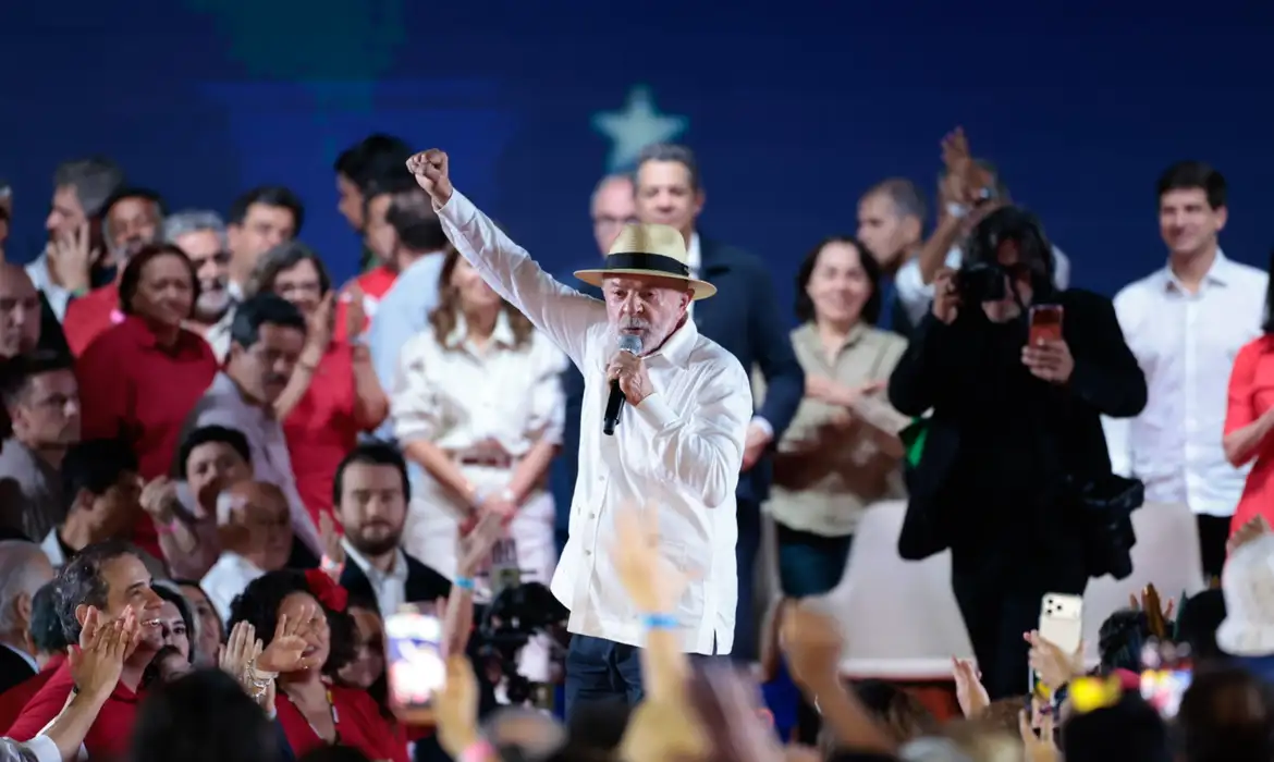 PT oficializa candidatura de Lula à Presidência 1 PT oficializa candidatura de Lula à Presidência