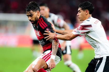 Lucas Paqueta em Flamengo x Estudiantes