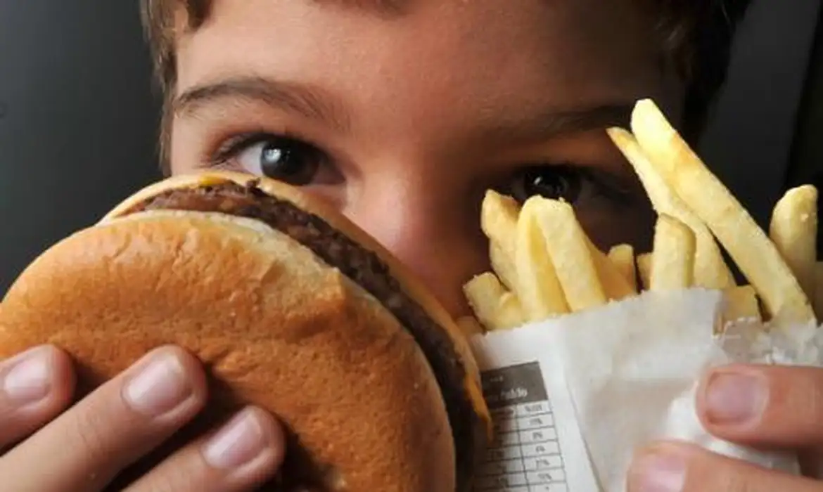 OMS lança guia para enfrentar obesidade em crianças e adolescentes 1 OMS lança guia para enfrentar obesidade em crianças e adolescentes